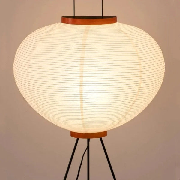 lampe-japonaise-sur-pied