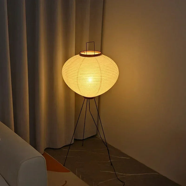 lampe-japonaise-sur-pied