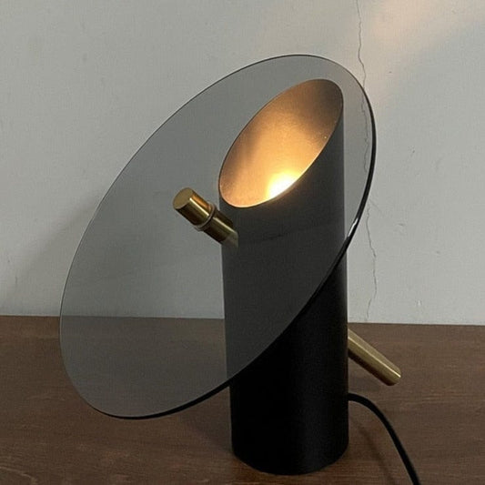 lampe-de-chevet-etrange