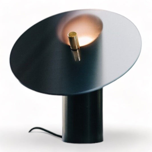 lampe-de-chevet-etrange